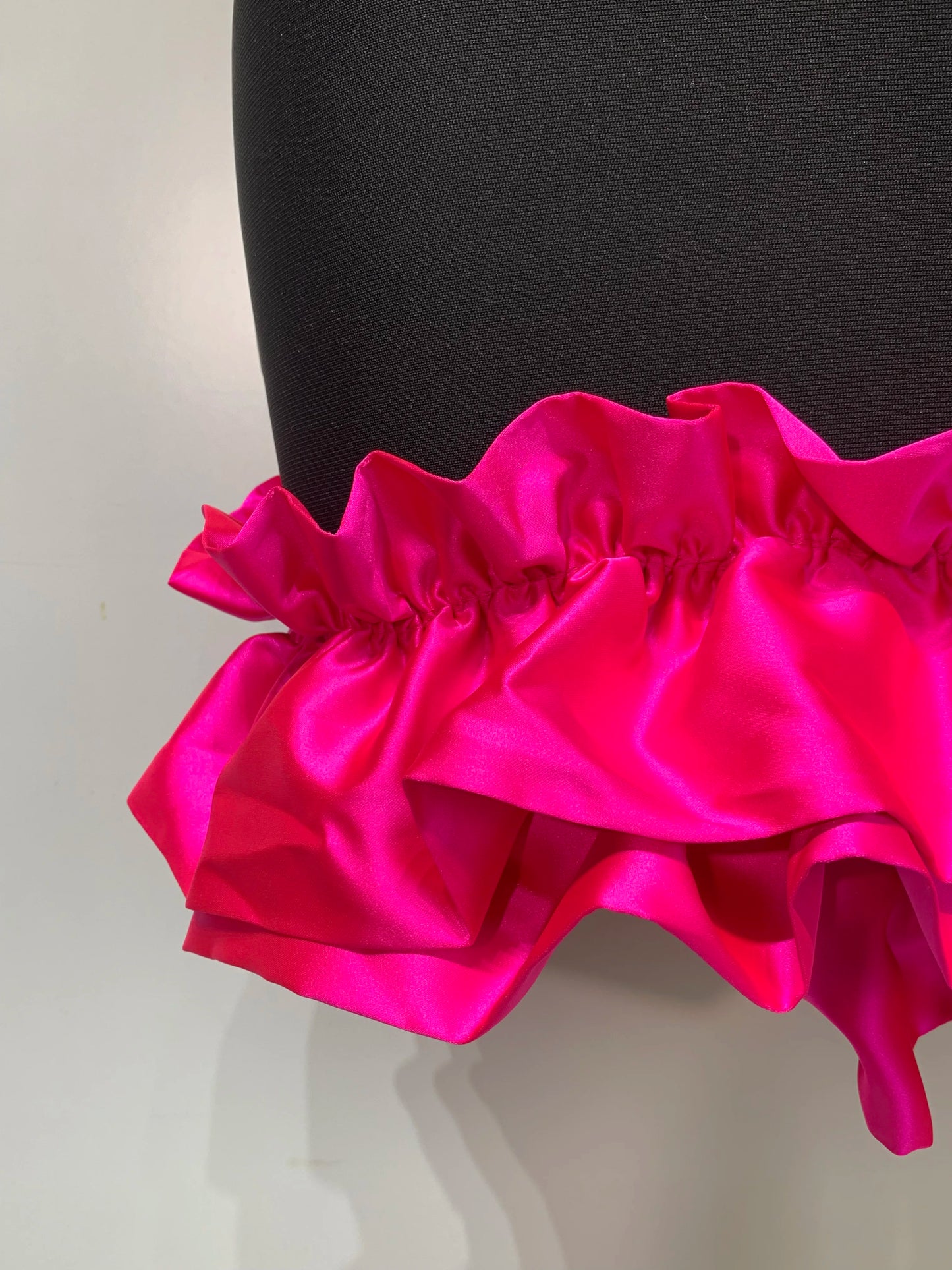 Women Spaghetti Strap Bodycon Short Black Pleated Ruffle Hem Sleeveless Evening Party Cocktail Birthday Dress