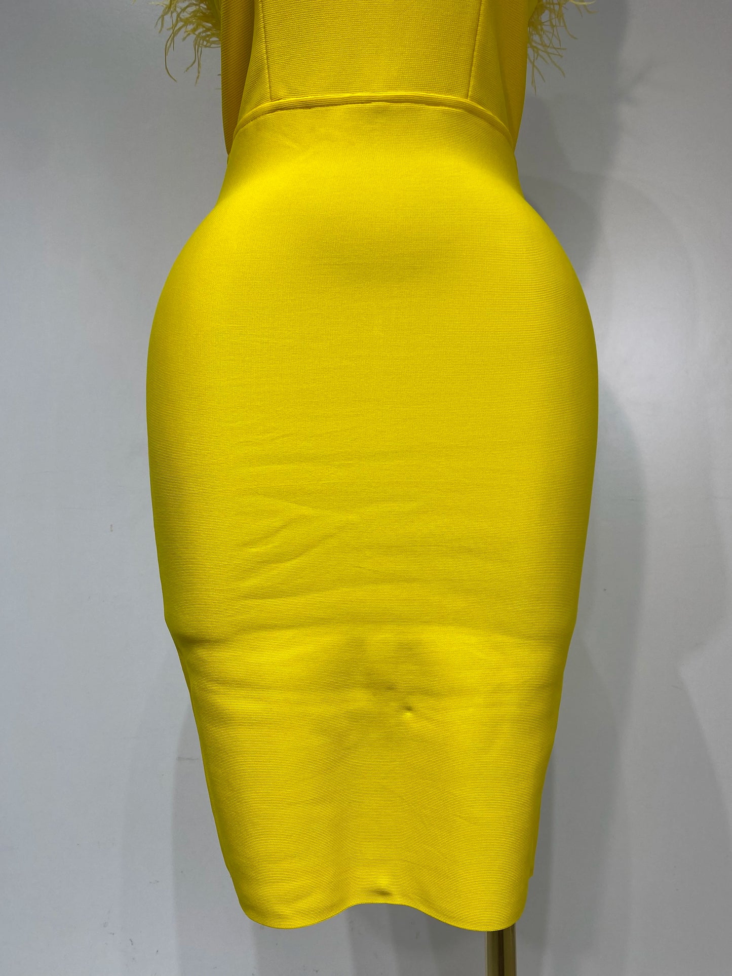 Sexy Backless Yellow Bandage Strapless Celebrity Elegant Feather Birthday Club Party Dress