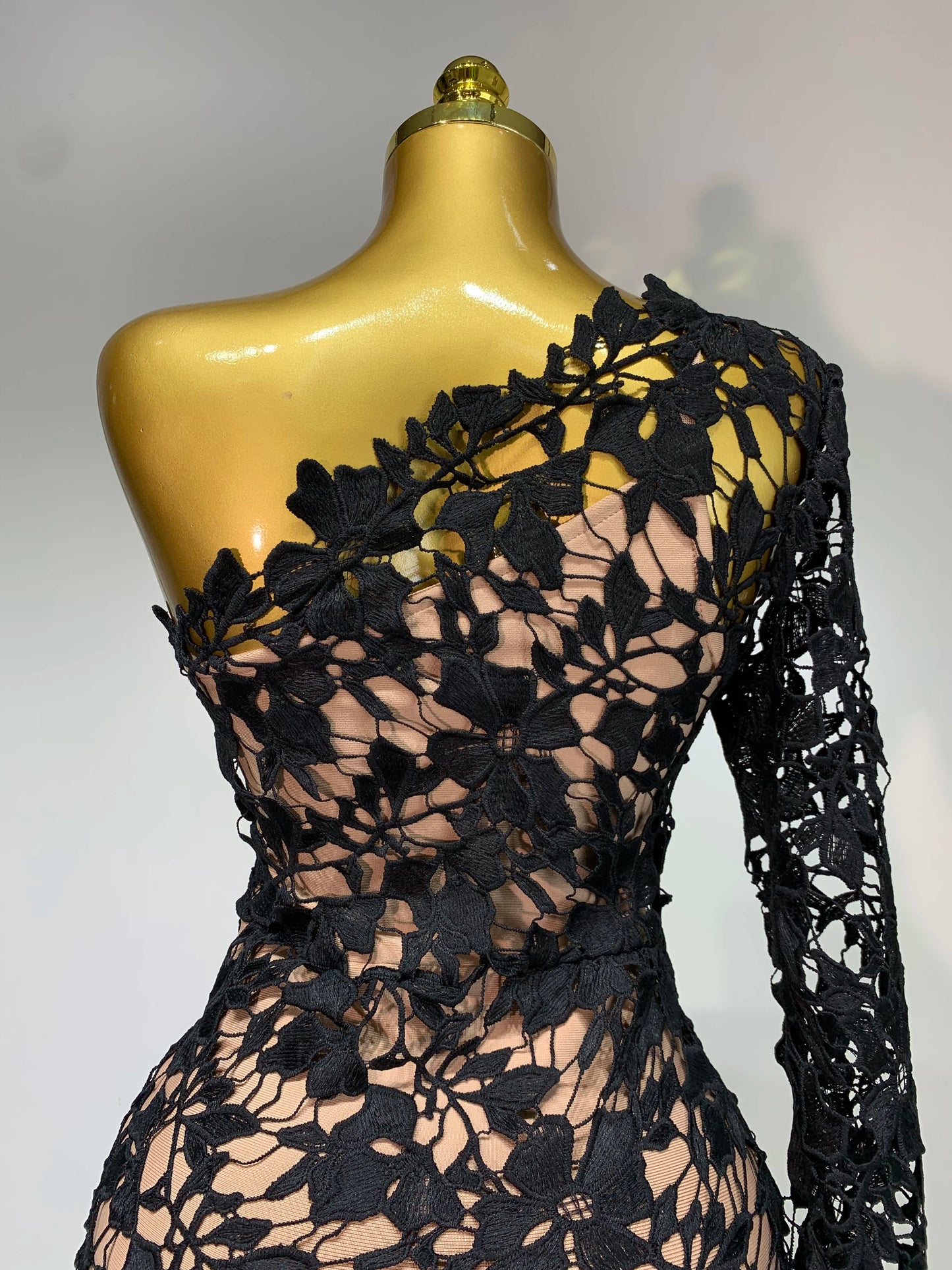 Sexy Lace Diagonal Collar Single Shoulder Long Sleeve Bandage Party Evening Dress