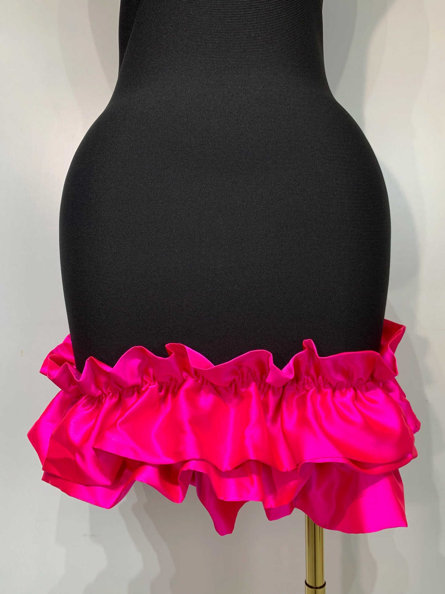 Women Spaghetti Strap Bodycon Short Black Pleated Ruffle Hem Sleeveless Evening Party Cocktail Birthday Dress