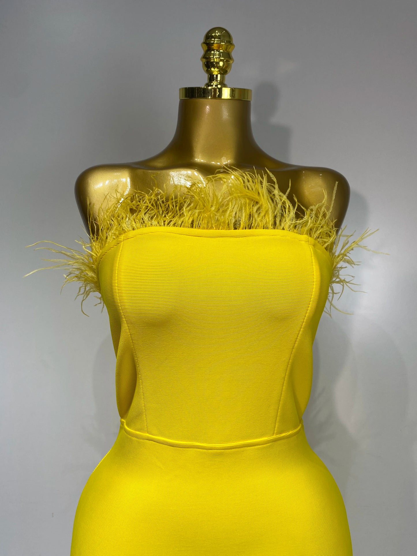 Sexy Backless Yellow Bandage Strapless Celebrity Elegant Feather Birthday Club Party Dress