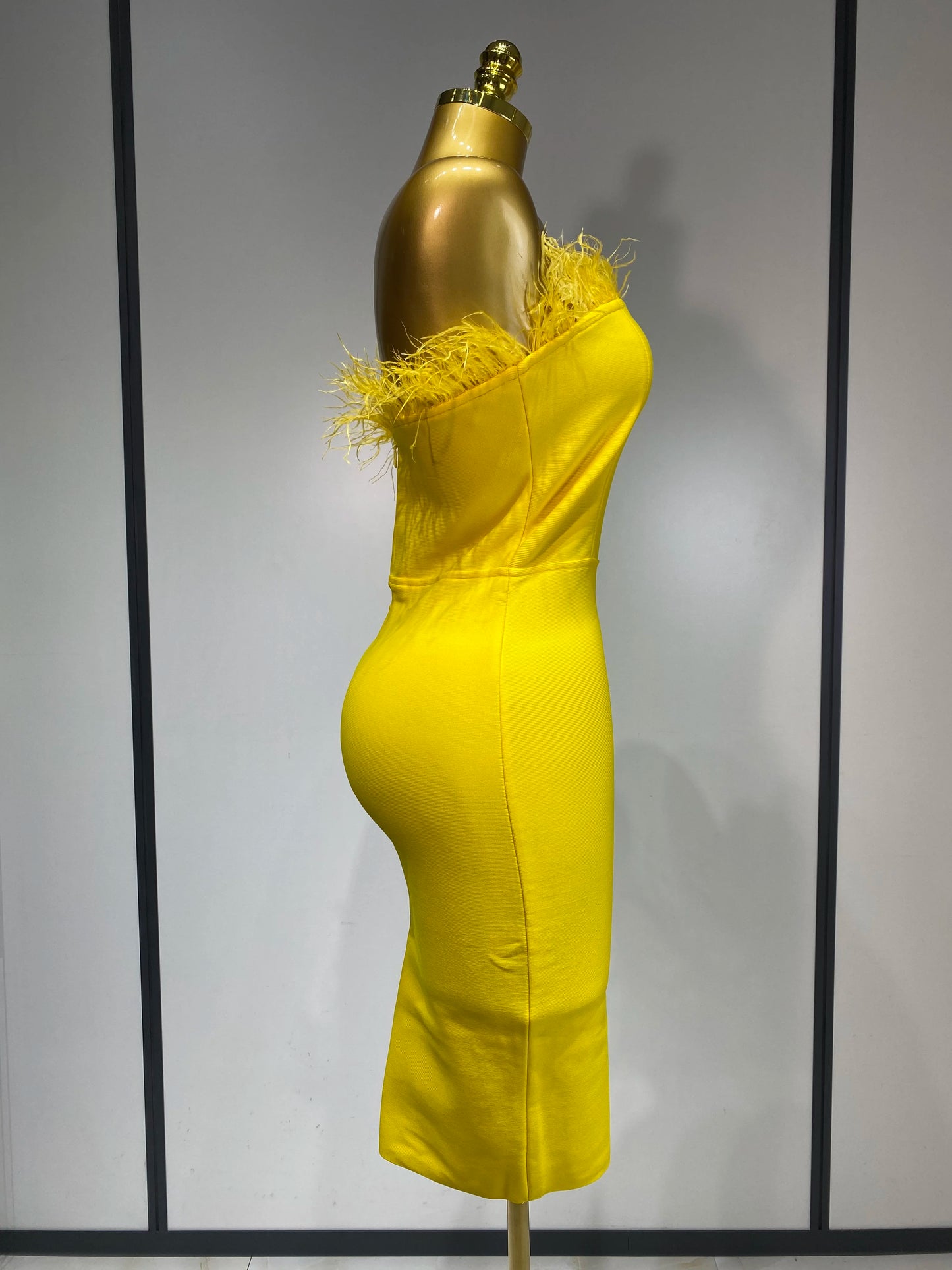 Sexy Backless Yellow Bandage Strapless Celebrity Elegant Feather Birthday Club Party Dress