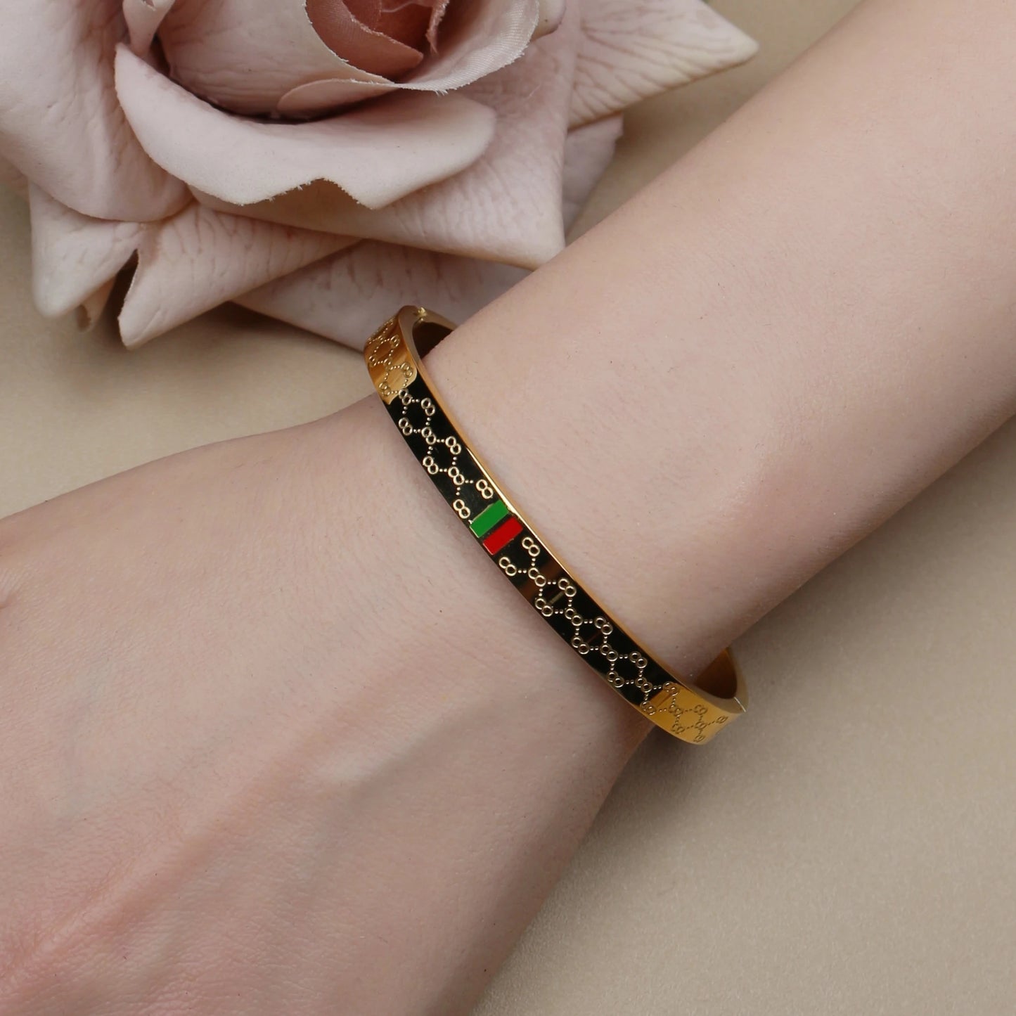 18K Gold Plated Stainless Steel 55MM Red Green Bangles Fashionable Bracelet