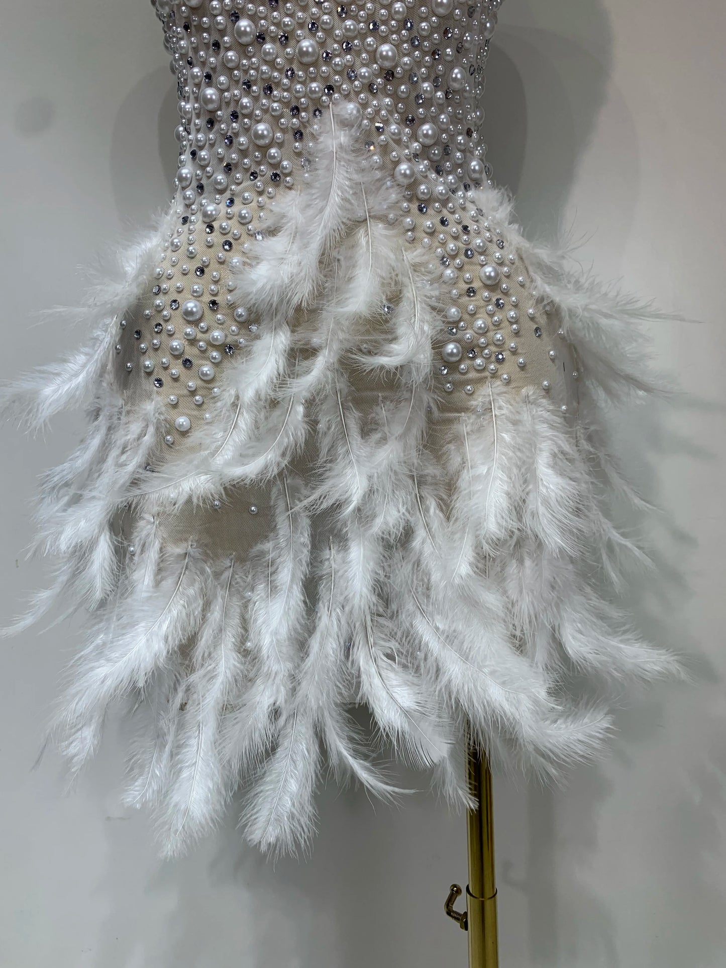 Sexy Halter Backless Feather Pearl Short Party Rhinestone Birthday Evening Dress