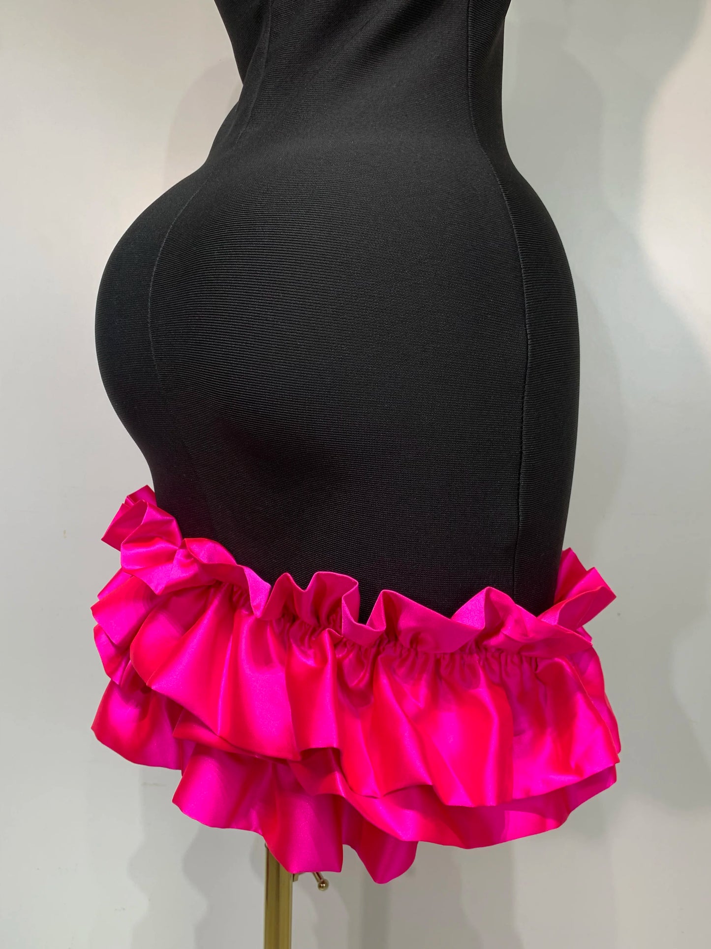 Women Spaghetti Strap Bodycon Short Black Pleated Ruffle Hem Sleeveless Evening Party Cocktail Birthday Dress