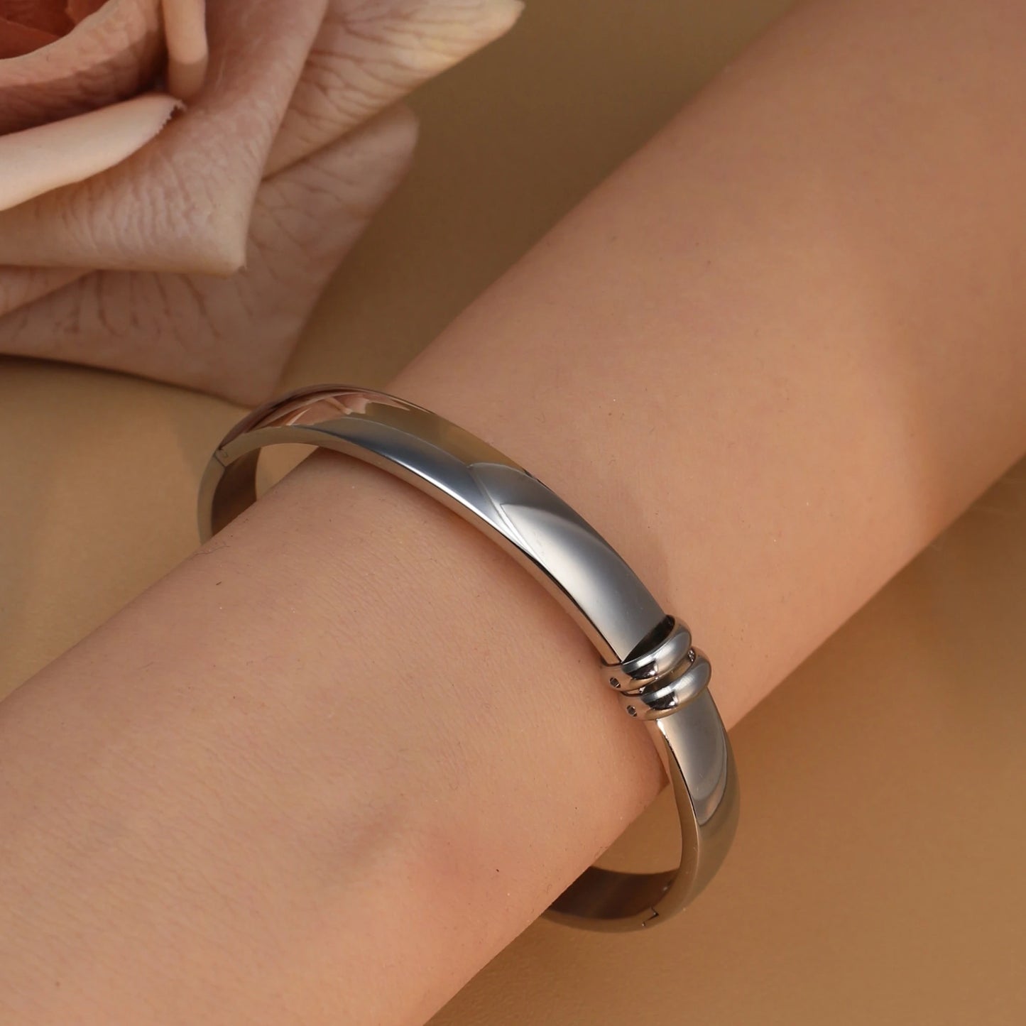 18K Gold-plated Stainless Steel Curved Polished Bangle Bracelet