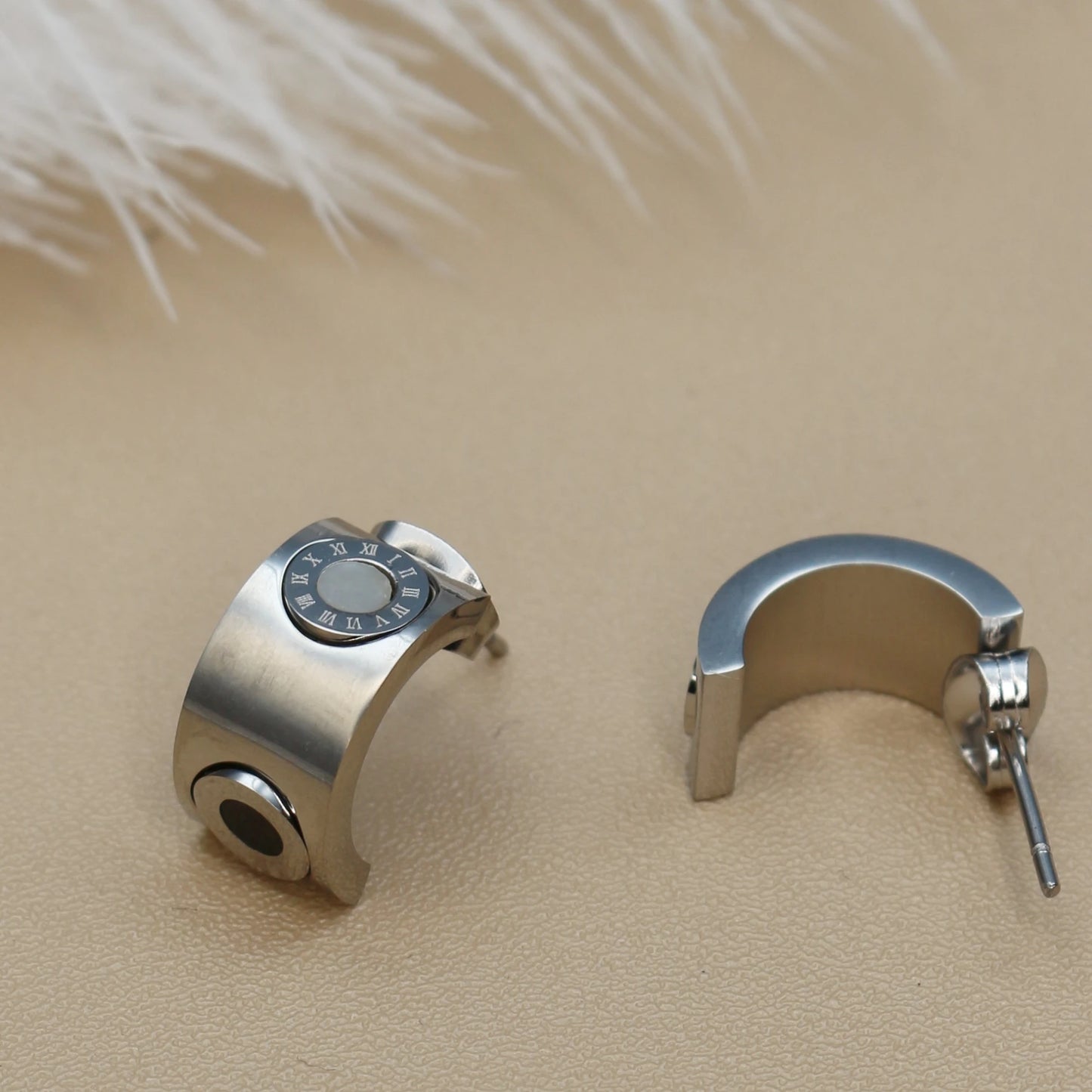 Stainless Steel Inlay Double Circle Roman Numeral Black & White Shell Half Round Stud Earrings