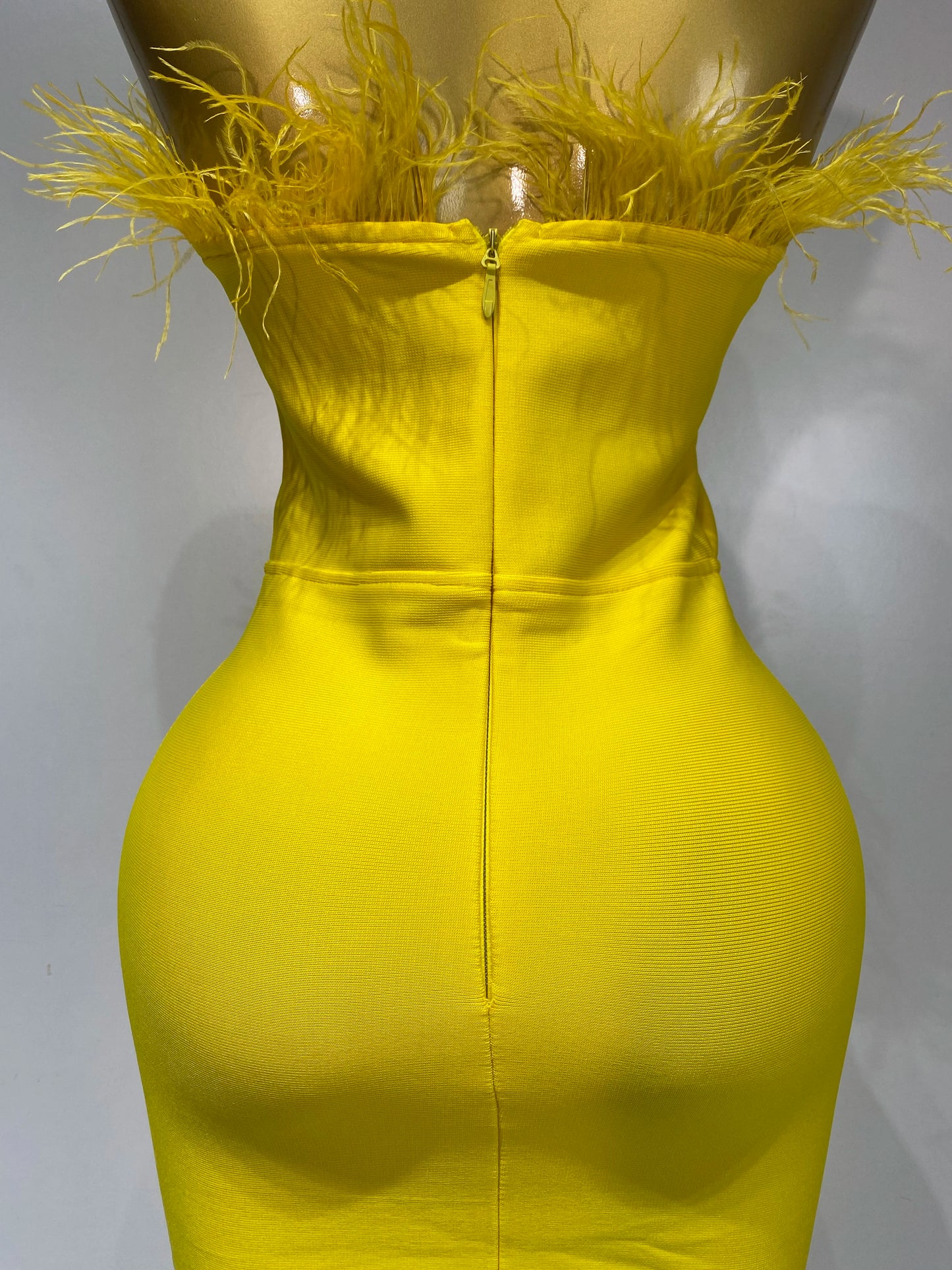 Sexy Backless Yellow Bandage Strapless Celebrity Elegant Feather Birthday Club Party Dress