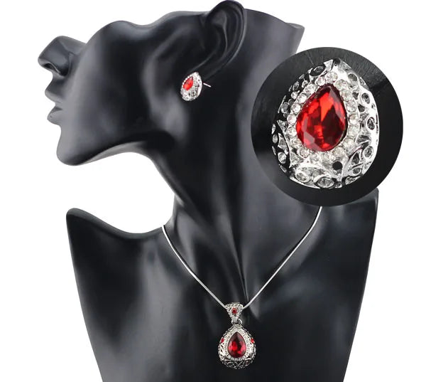 Women Austrian Crystal Green Queen Hollow Water Necklace Earrings Fashion Sets