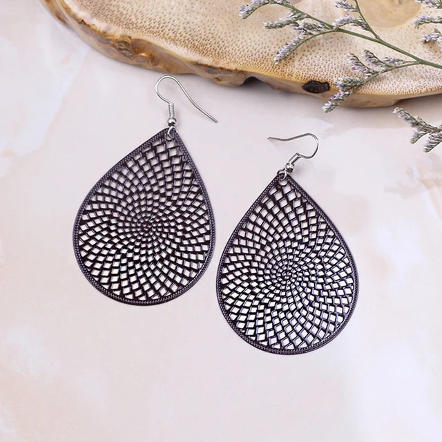 Monochrome Hollow Out Water Drop Earrings Daily Wearring Earrings for Women Fashion