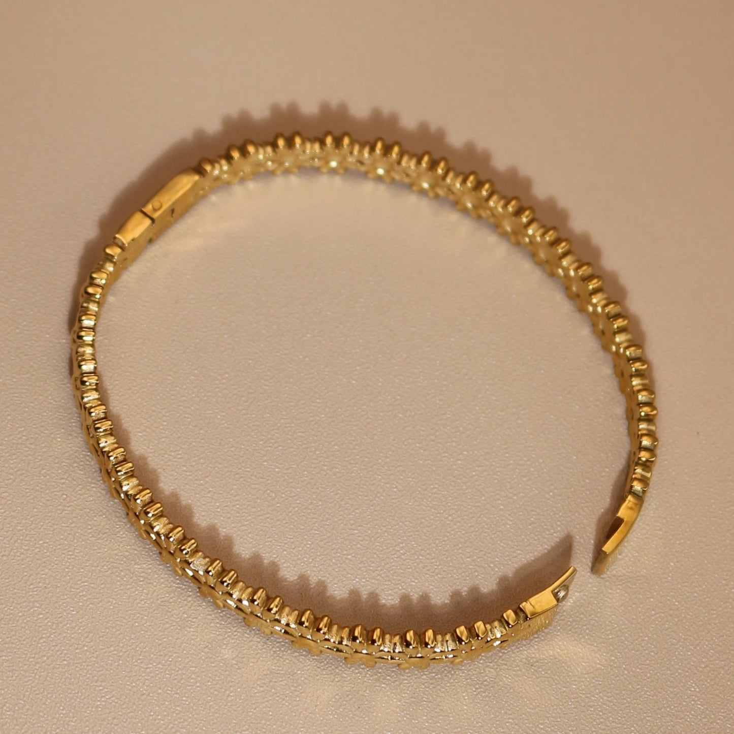 Fashion Crystal Flower Design 18K Gold Plated Bracelet Bangle Women's Jewelry Gift