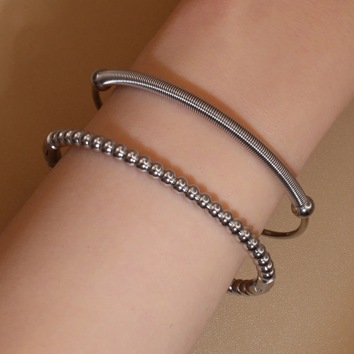 Women 18K Gold-Plated Stainless Steel Bead Open Bracelet Clasp Design Bangles Jewelry