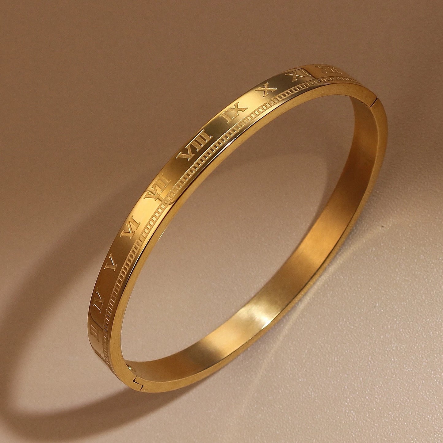 Women's Jewelry Party Hollow Pendant Roman Numeral 18K Gold Plated Stainless Steel Bracelet