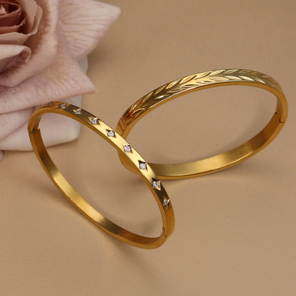 Women stainless steel classic leaf graphic Zircon star bracelet love jewelry gift