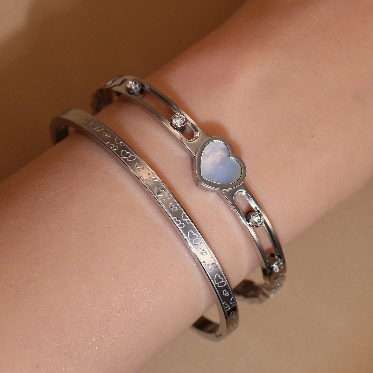 Luxury Heart-Shaped Shell Zircon Design 18K Gold-Plated Stainless Steel Bracelet Bangles