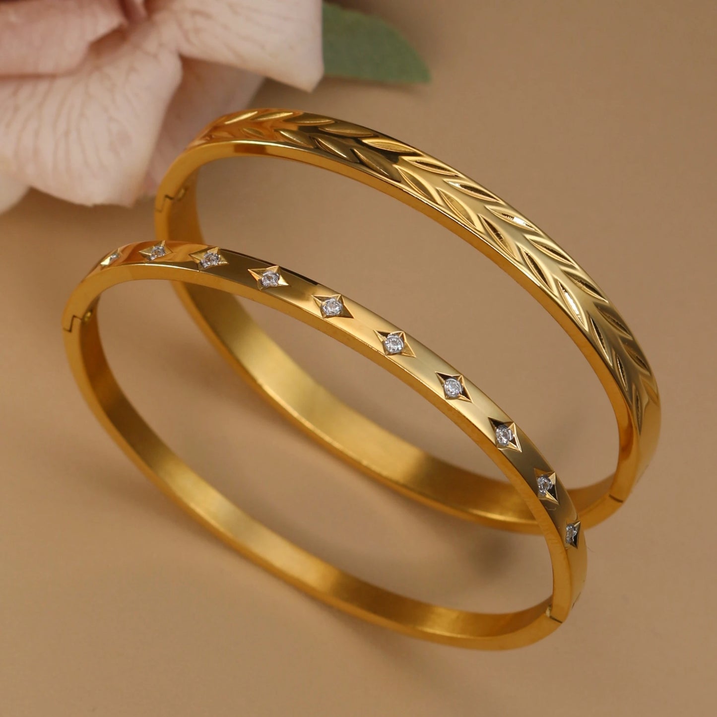 Women stainless steel classic leaf graphic Zircon star bracelet love jewelry gift