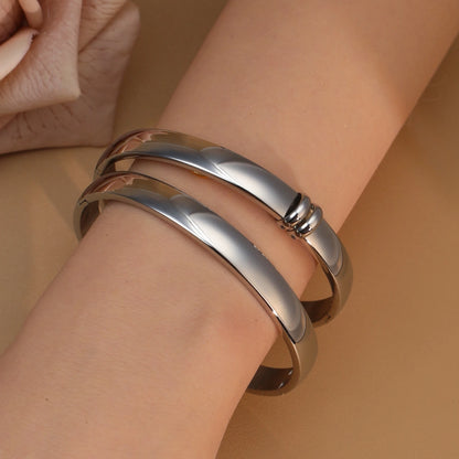18K Gold-plated Stainless Steel Curved Polished Bangle Bracelet