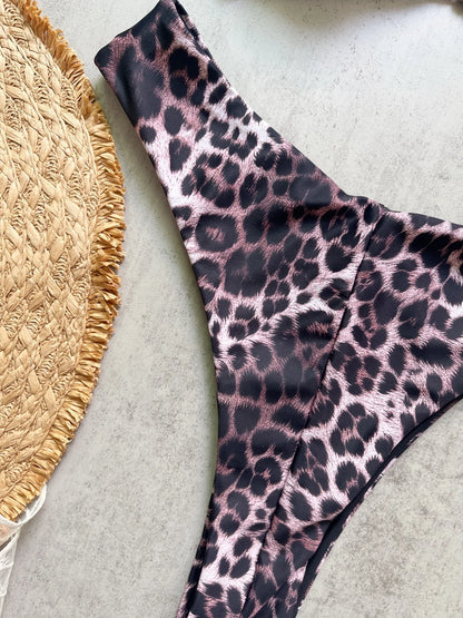 Women's triangle leopard print bikini 2-piece metal V decor summer beach split swimsuit