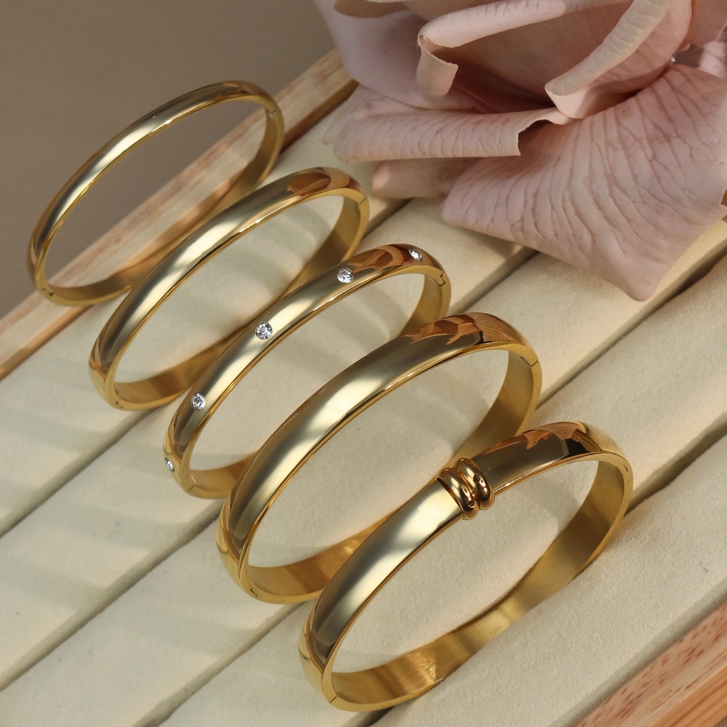 18K Gold-plated Stainless Steel Curved Polished Bangle Bracelet