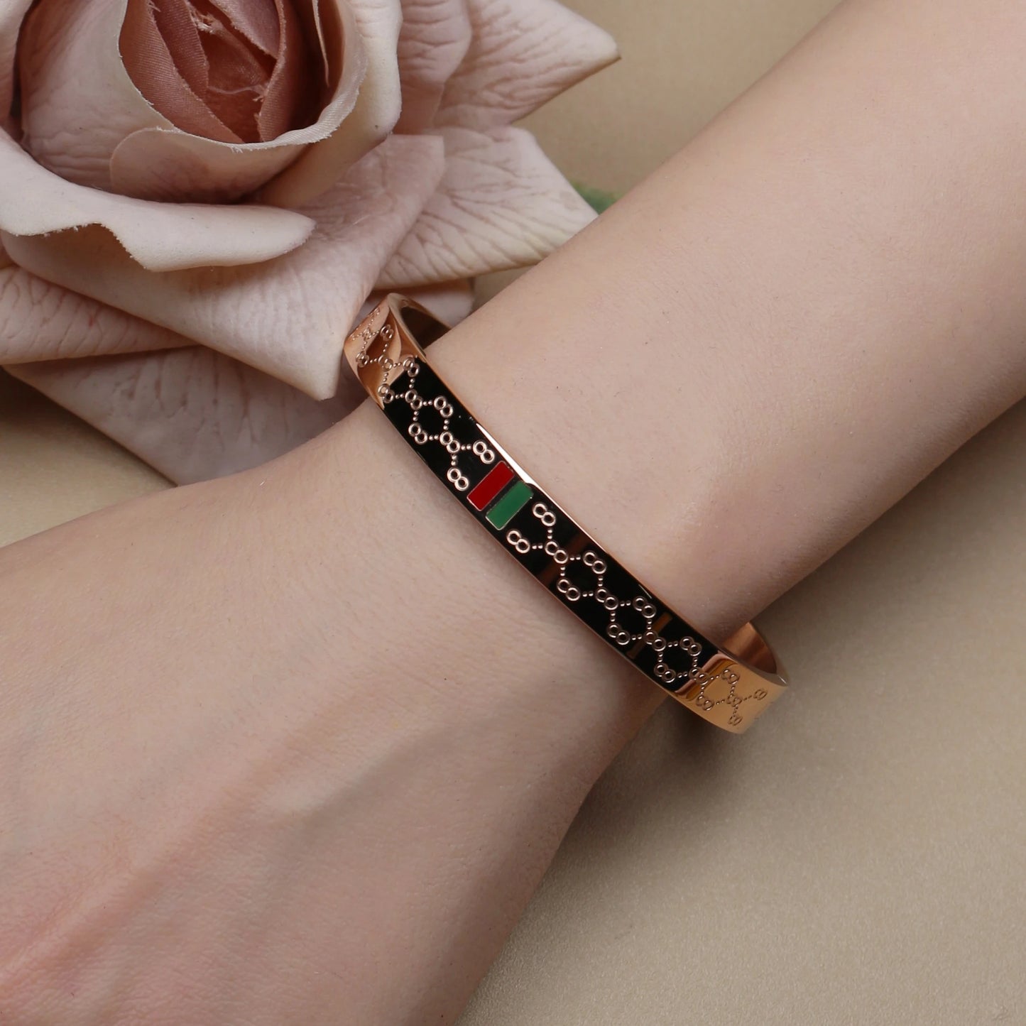 18K Gold Plated Stainless Steel 55MM Red Green Bangles Fashionable Bracelet