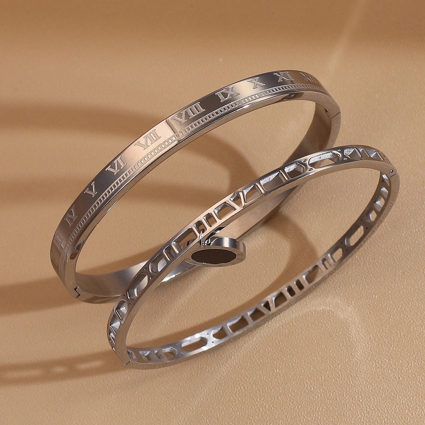 Women's Jewelry Party Hollow Pendant Roman Numeral 18K Gold Plated Stainless Steel Bracelet