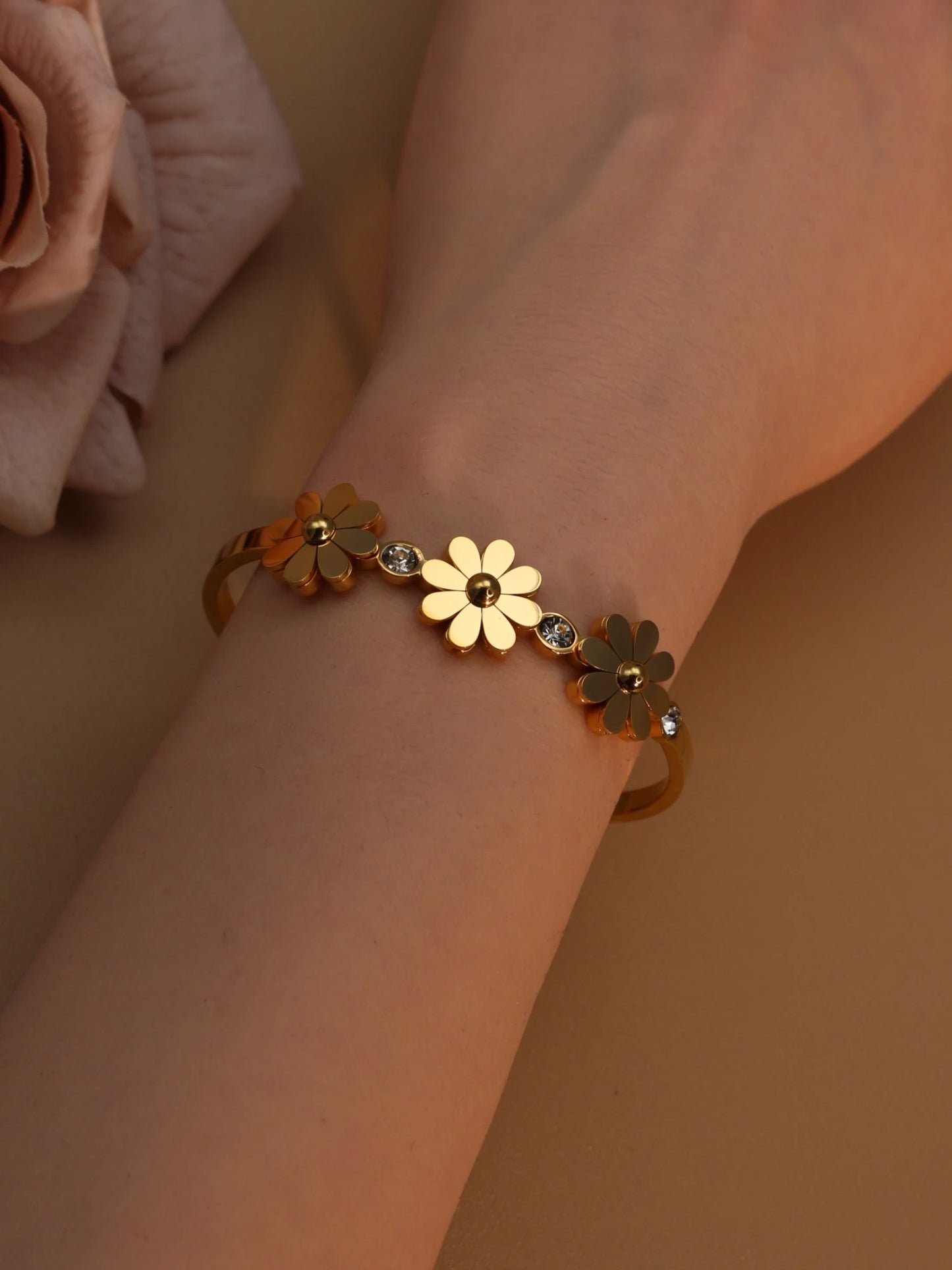 Delicate Crystal Shape Stainless Steel Gold Color Women's Bracelet Bangles