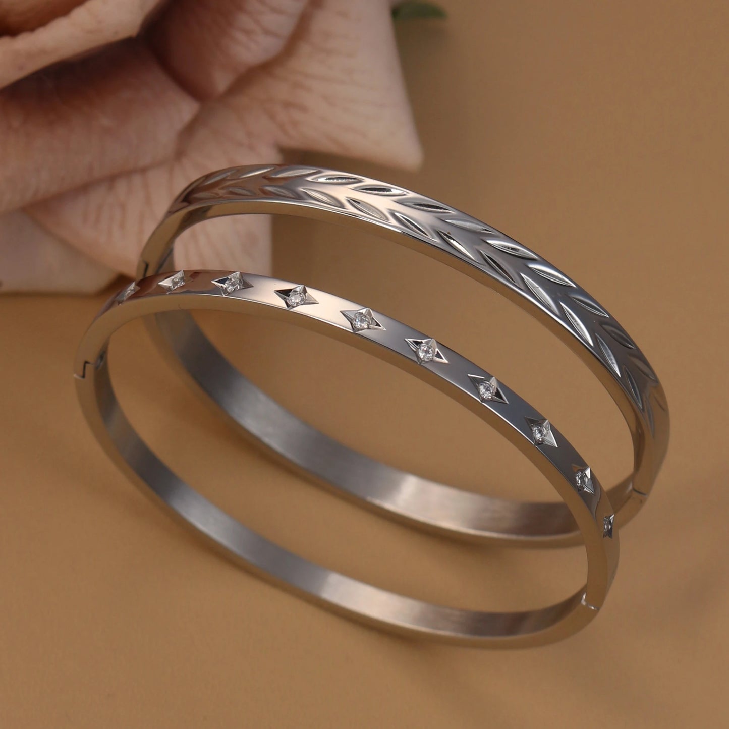 Women stainless steel classic leaf graphic Zircon star bracelet love jewelry gift