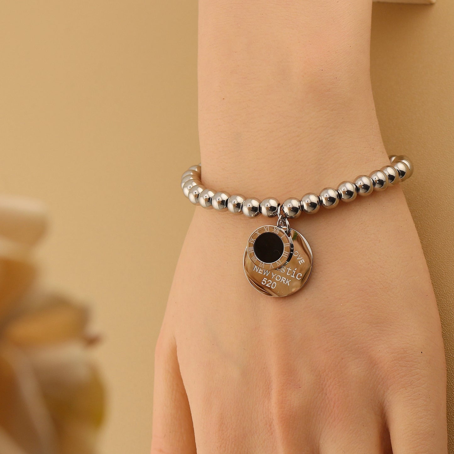 Women Fashion Cutout Medallion Pendant Elastic Rope Stainless Steel Bead Chain Bracelet