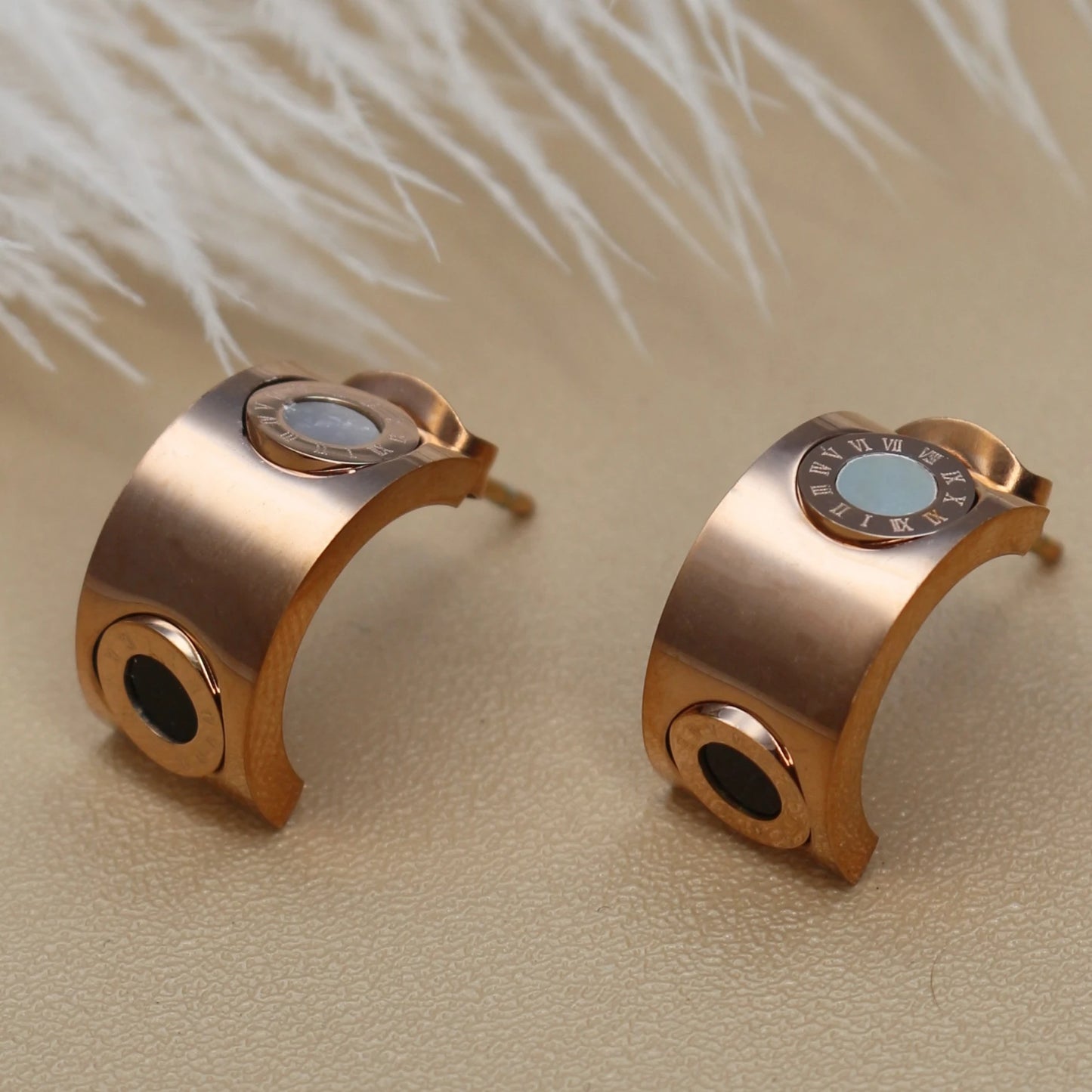 Stainless Steel Inlay Double Circle Roman Numeral Black & White Shell Half Round Stud Earrings