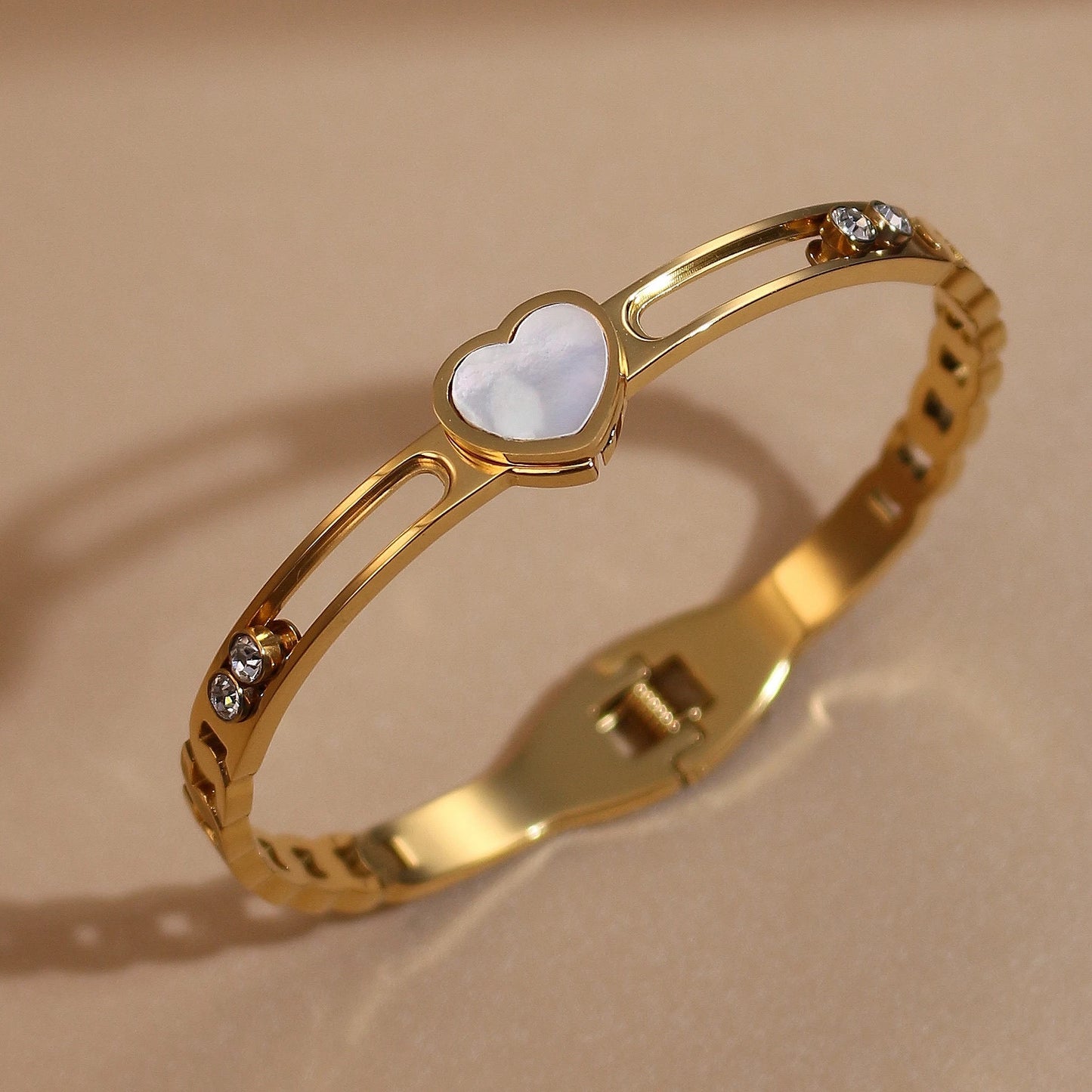 Luxury Heart-Shaped Shell Zircon Design 18K Gold-Plated Stainless Steel Bracelet Bangles