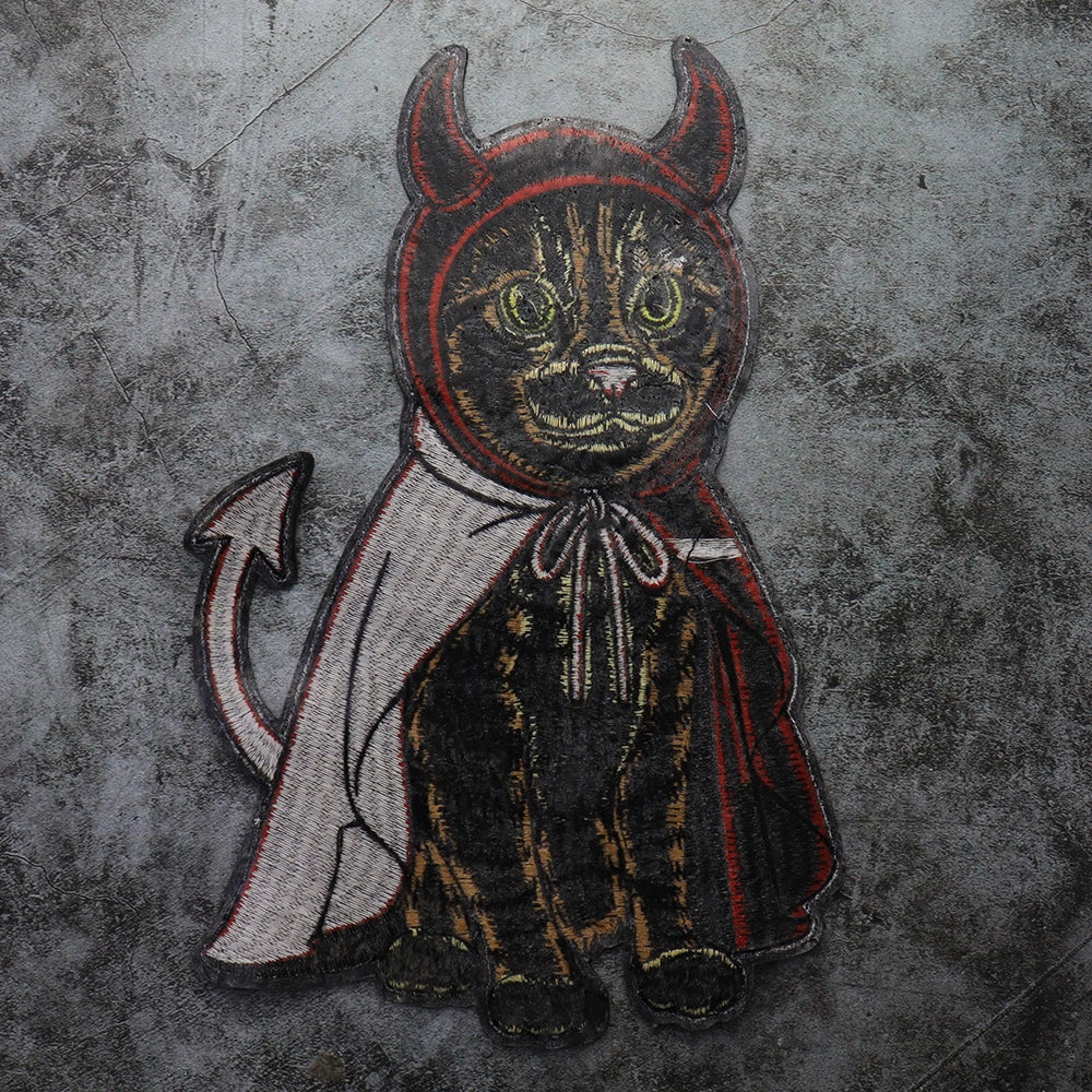 Japanese Cartoon Noodle-Eating Cloak Cat Embroidered Patches Iron on Badges Twill Craft Sticker Clothes