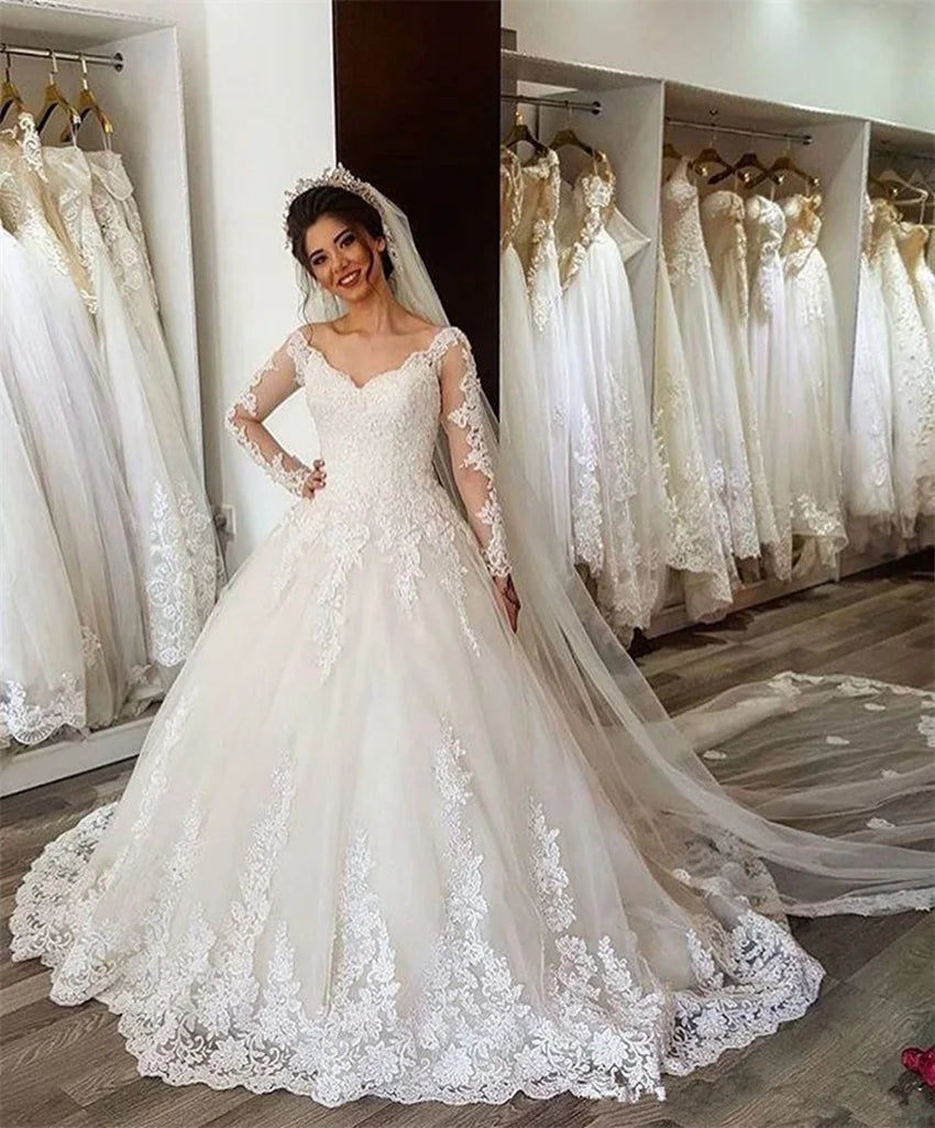White Ivory V-neck Elegant Bride Lace Appliques Long Sleeves A-Line Wedding Dress Gown
