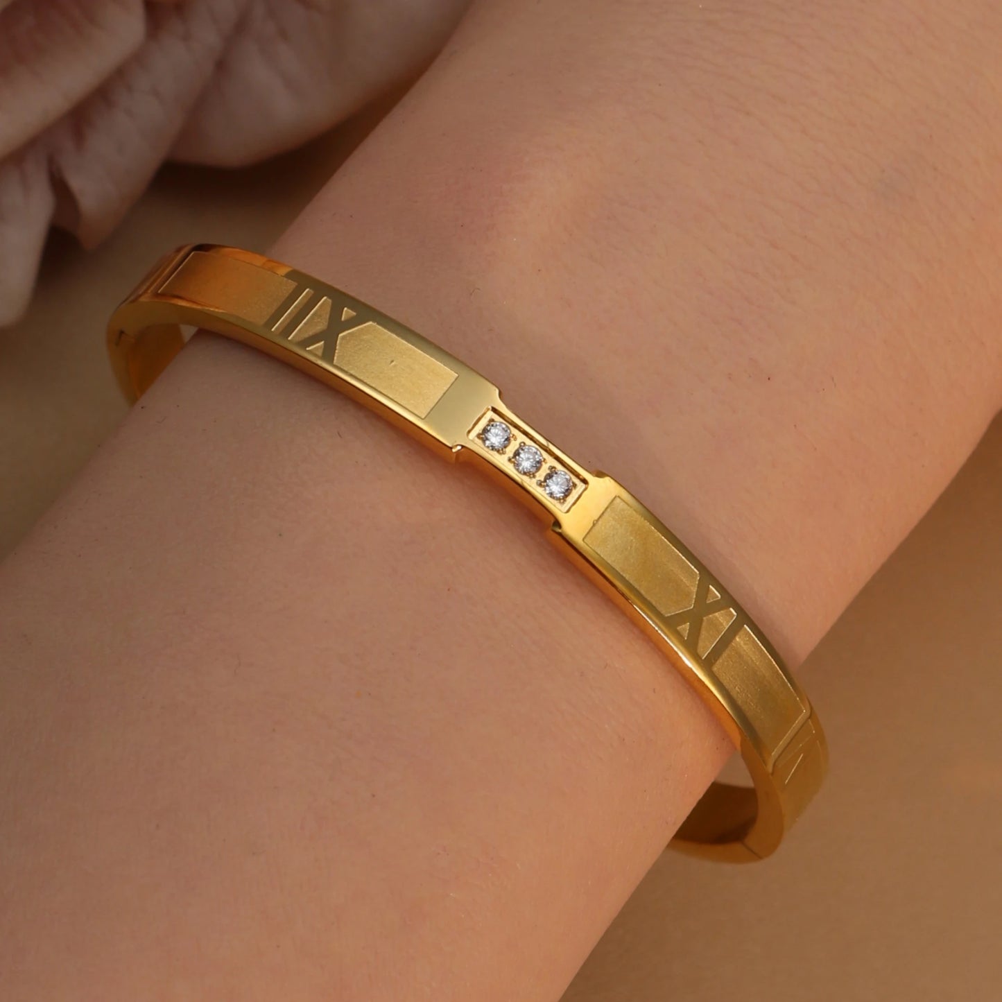 Women Zircon Roman Numeral Stainless Steel Plated 18K Gold Bracelet