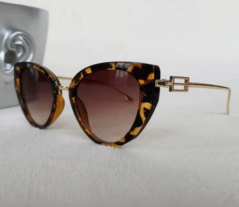 Oversized Cat Eye Women Designer Fashion Square Big Frame UV400 Sunglasses
