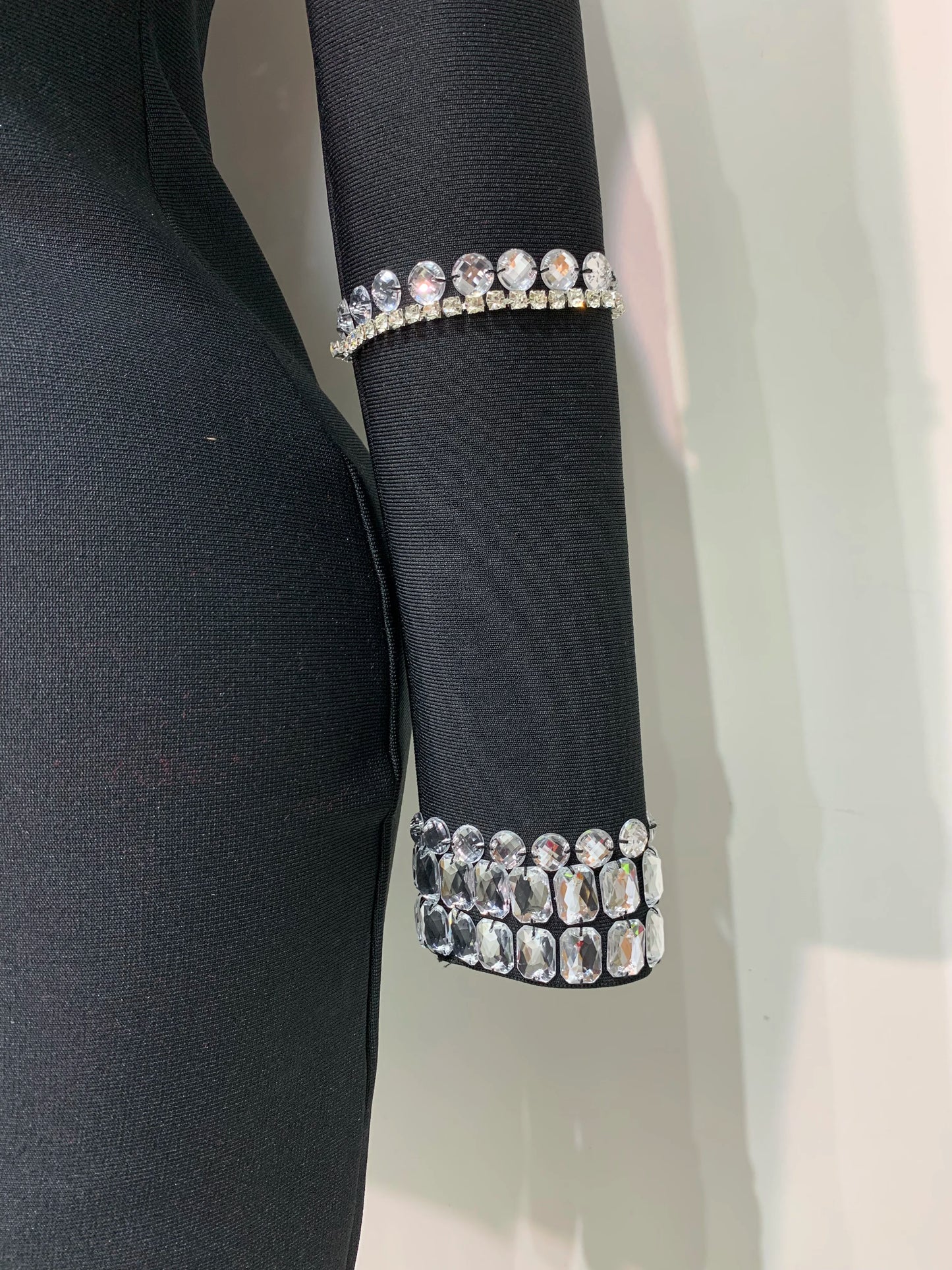 Sexy Long Sleeve V Neck Beading Rhinestone Mini Bandage Celebrity Evening Party Birthday Dress