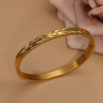 Women stainless steel classic leaf graphic Zircon star bracelet love jewelry gift