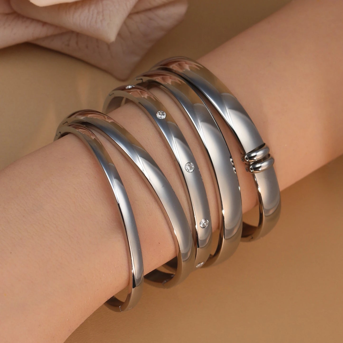 18K Gold-plated Stainless Steel Curved Polished Bangle Bracelet