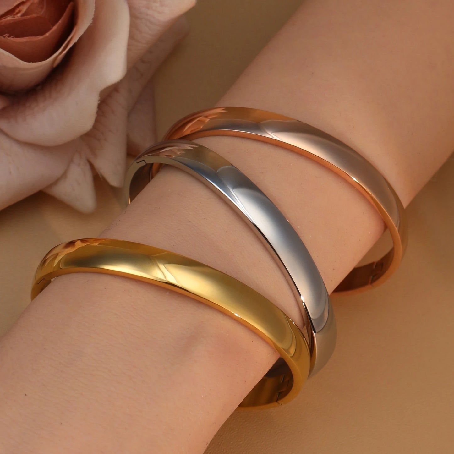 18K Gold-plated Stainless Steel Curved Polished Bangle Bracelet
