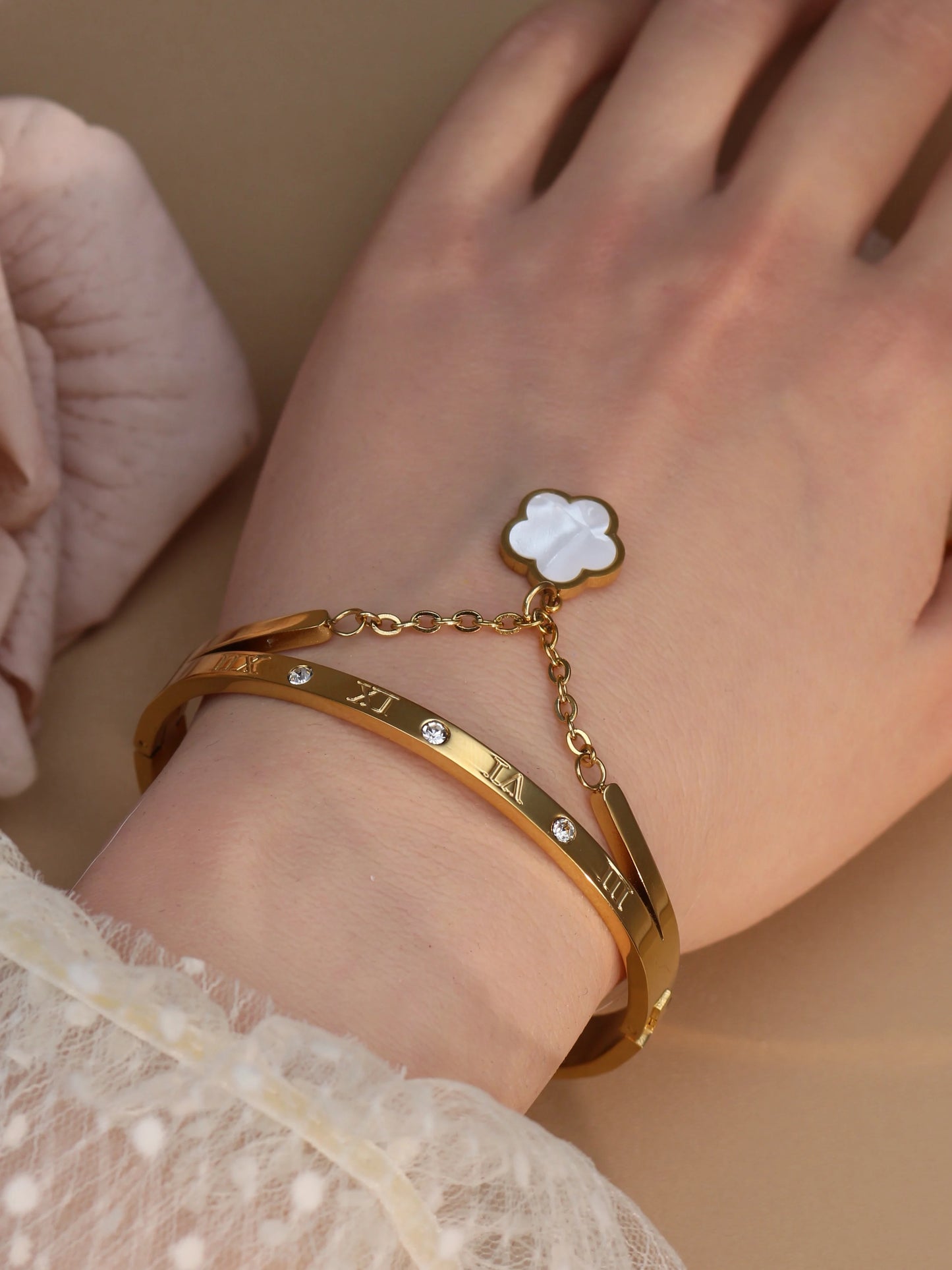 Roman Numeral Crystal Flower Shaped Pendant Stainless Steel Bracelet Bangles