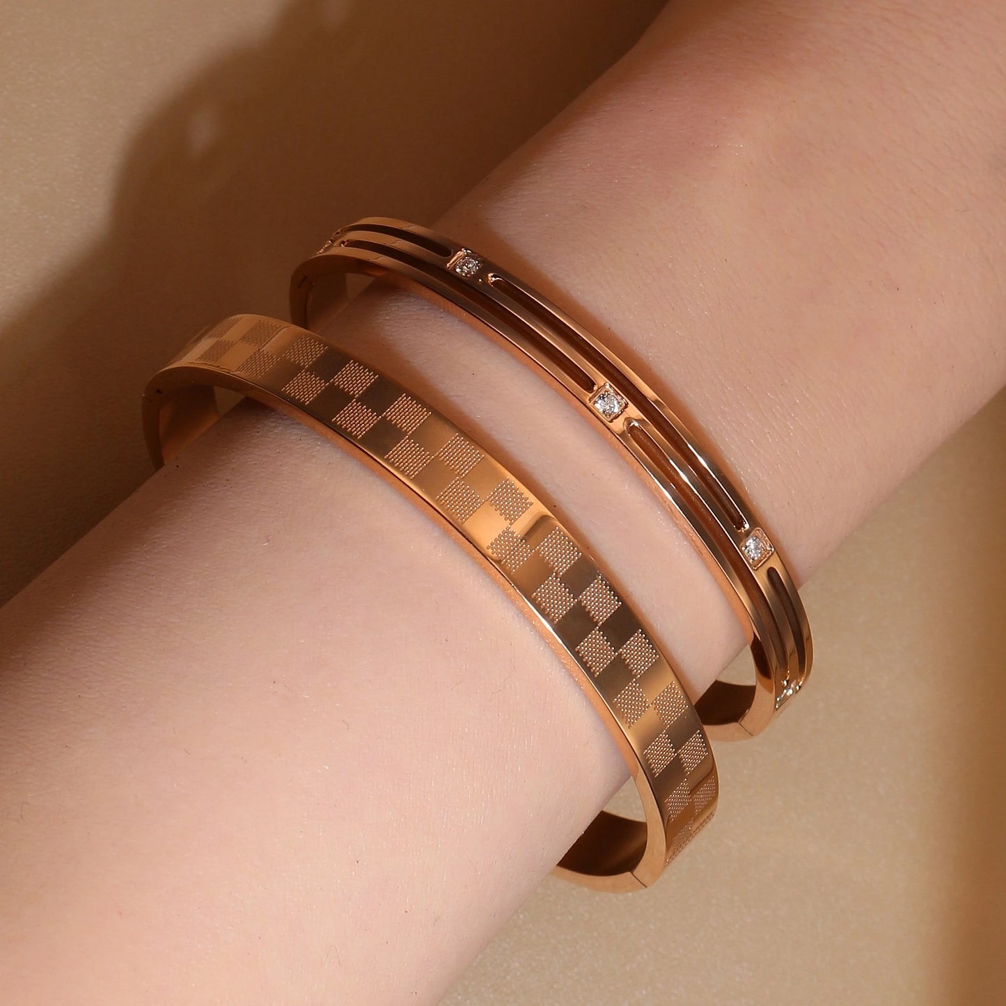 Luxury Polished Checkered Design Stainless Steel Crystal Wedding Party Bangle Bracelet