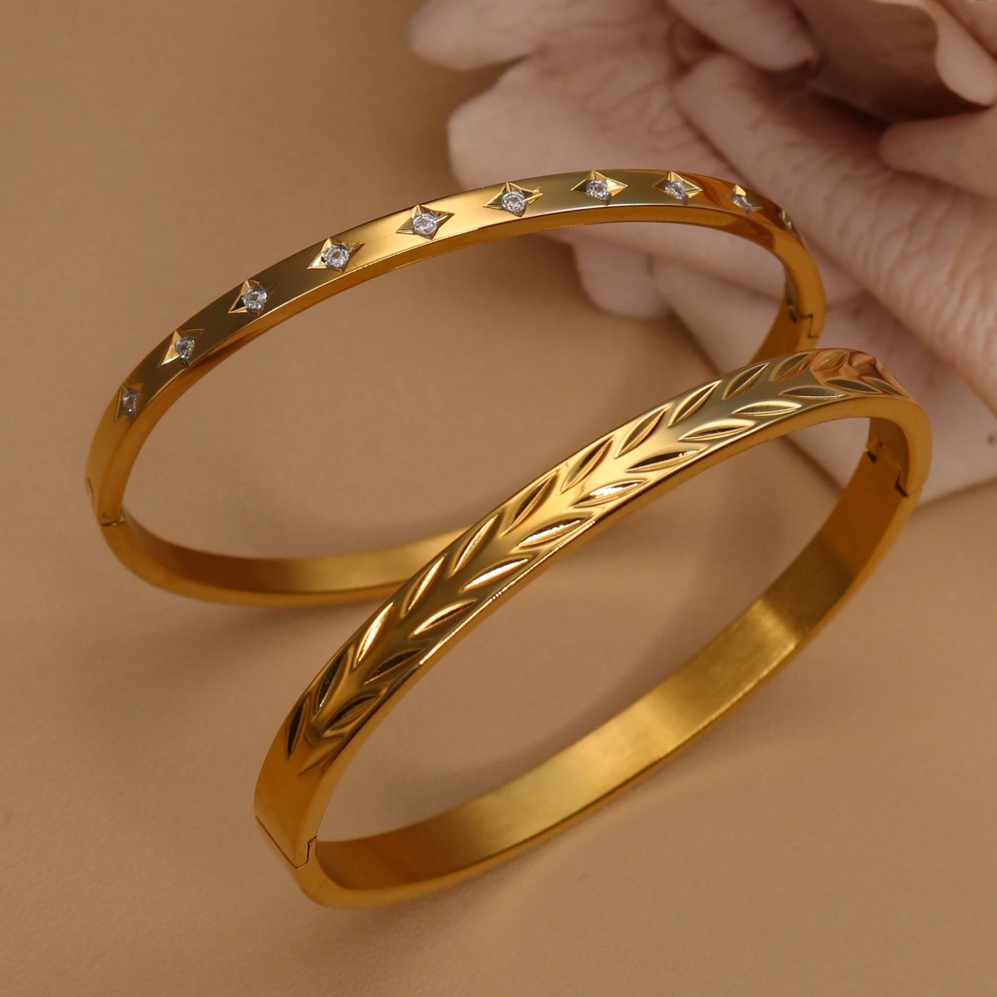 Women stainless steel classic leaf graphic Zircon star bracelet love jewelry gift