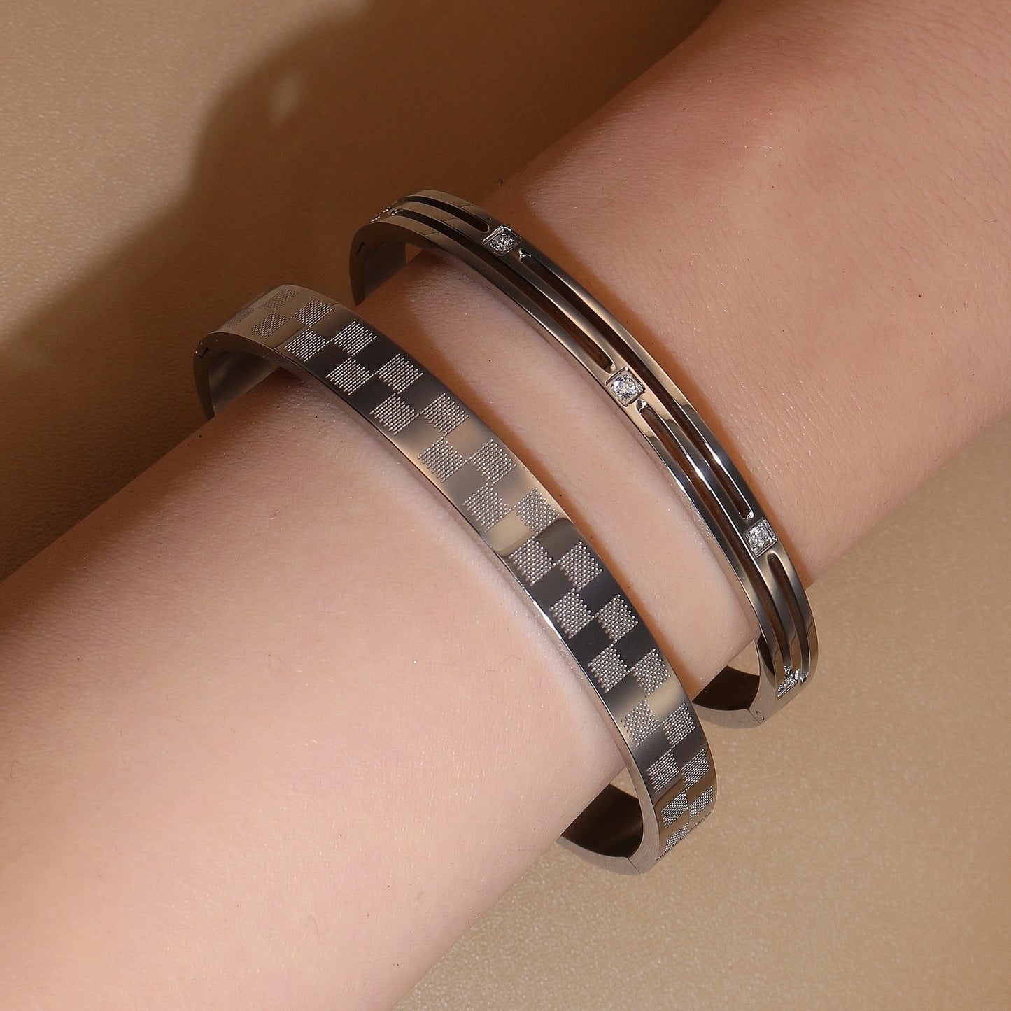 Luxury Polished Checkered Design Stainless Steel Crystal Wedding Party Bangle Bracelet