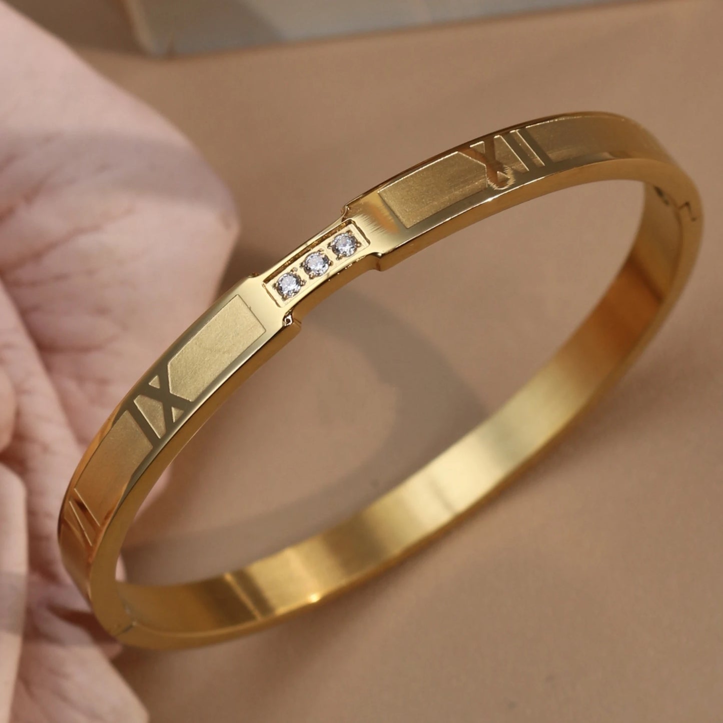 Women Zircon Roman Numeral Stainless Steel Plated 18K Gold Bracelet