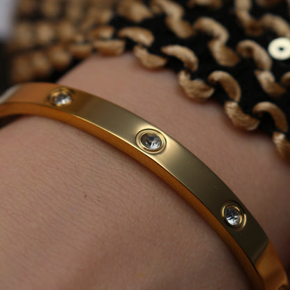 2-in-1 Women 18K Gold-Plated Stainless Steel Bracelet Ring Jewelry Set.