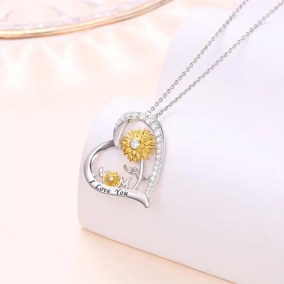 Women Elegant Exquisite Heart Shaped Sunflower "Mom" Pendant Necklace Mother's Day Gift