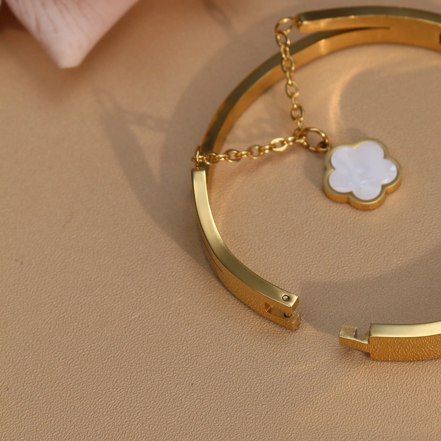 Roman Numeral Crystal Flower Shaped Pendant Stainless Steel Bracelet Bangles