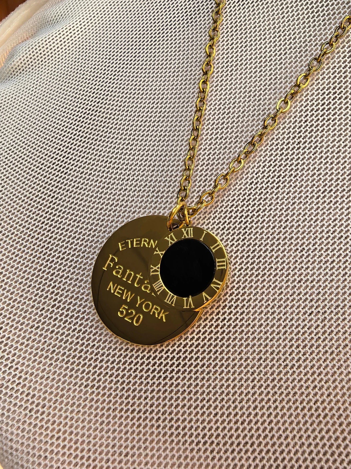 Classic Design Roman Numerals Round Plaque Pendant Titanium Steel Women's Necklace Jewelry Gifts