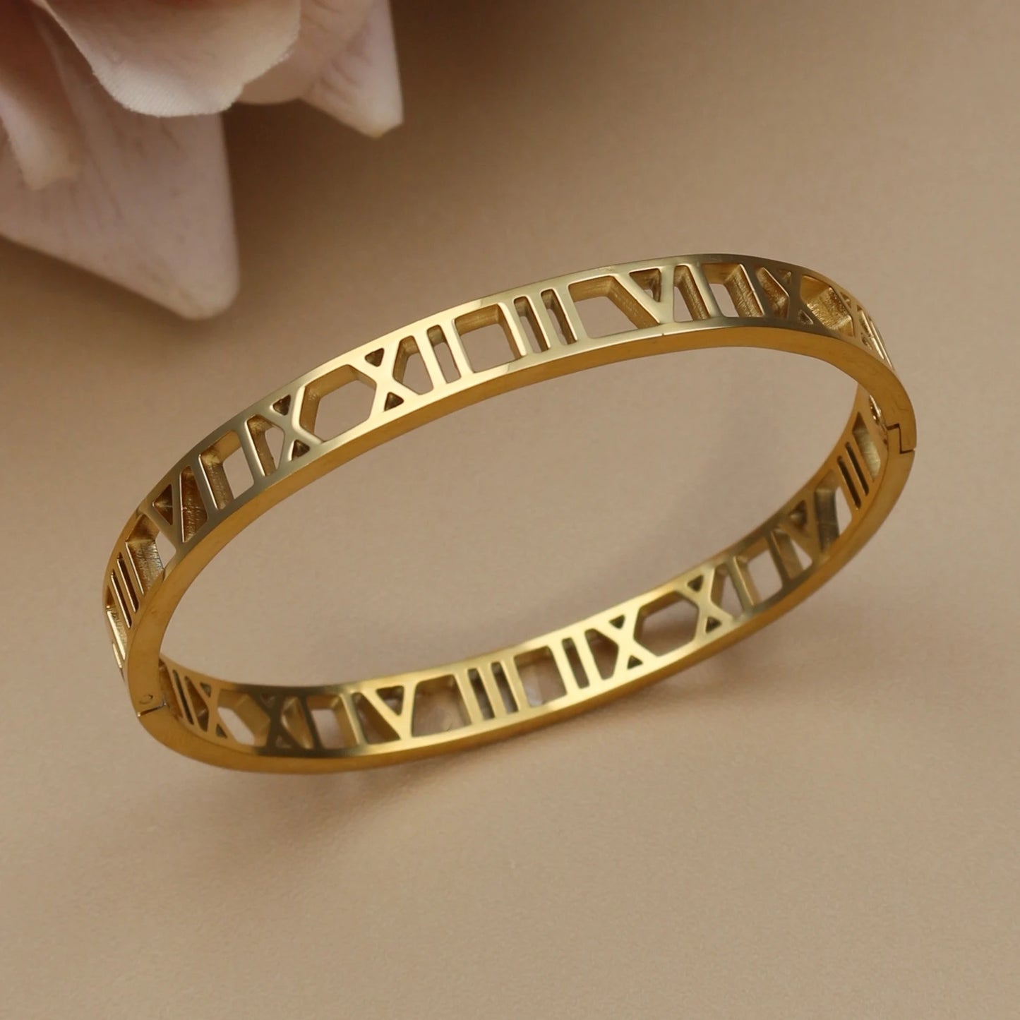 Fashion Stainless Steel Crystal Cutout Roman Numeral Design Gold Color Bracelet Women's Jewely