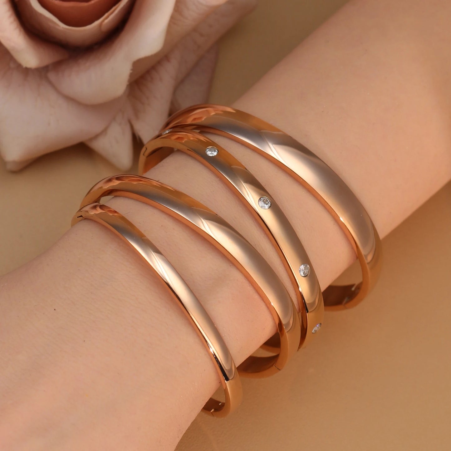 18K Gold-plated Stainless Steel Curved Polished Bangle Bracelet