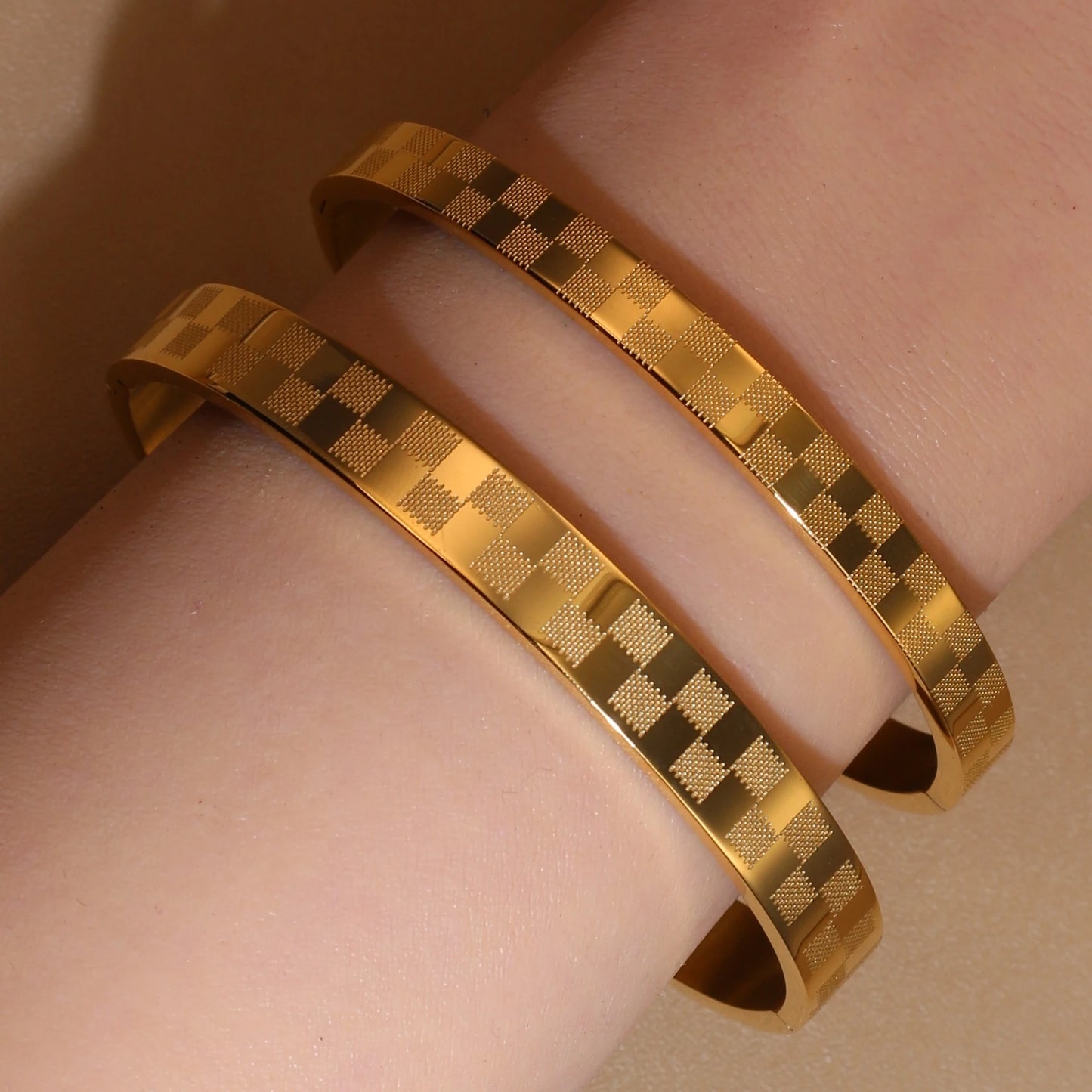 Luxury Polished Checkered Design Stainless Steel Crystal Wedding Party Bangle Bracelet